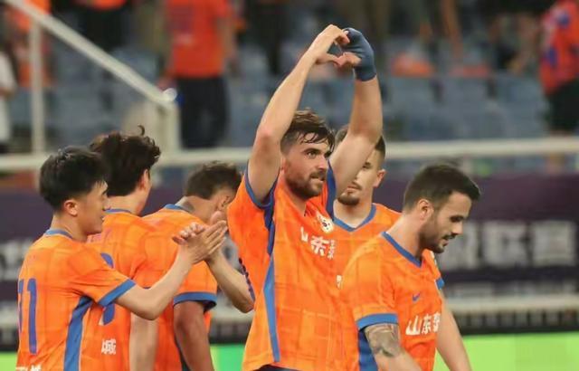 泰山队两大 泰山队两大