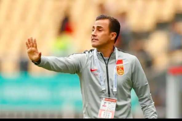 中国足球的, 像一记重锤, 教能力的卡