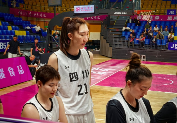 src, 三节, 武汉女篮仅 src, 三节, 武汉女篮仅