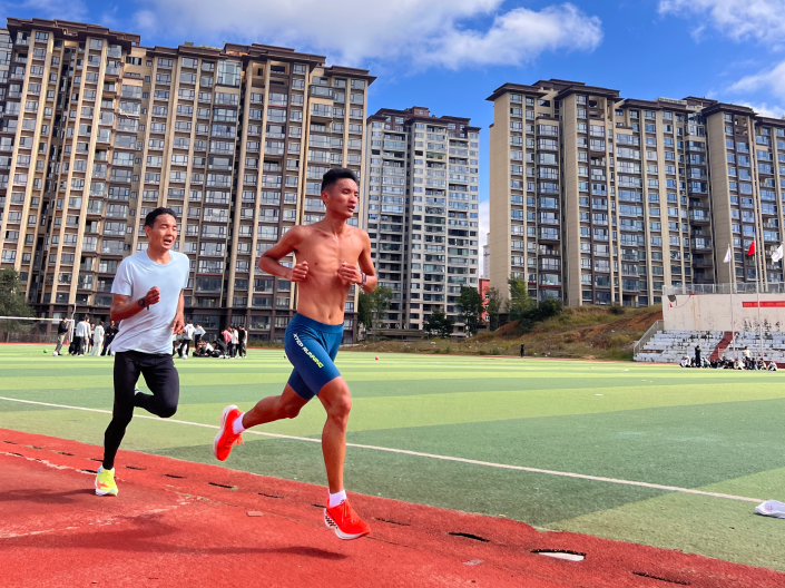 AIMKR, UYmVw AIMKR, UYmVw